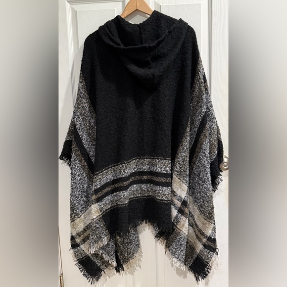 Cost Plus World Market Black Textured Poncho Lagenlook Oversized Cape - Picture 2 of 5